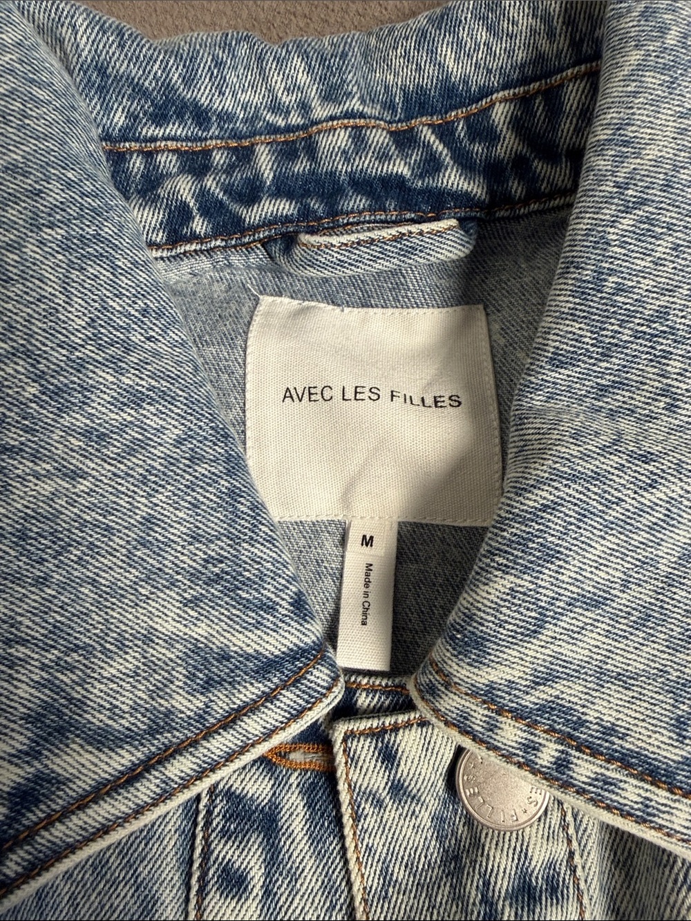 Avec Les Filles 80s Style Light Acid-Wash Blue Denim Jacket - Picture 2 of 8